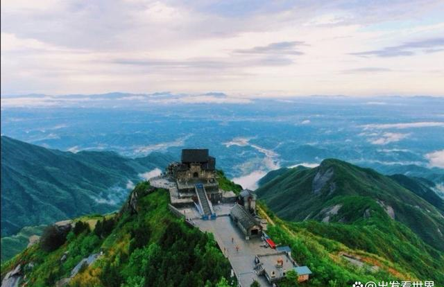 祝融峰海拔1300.2米