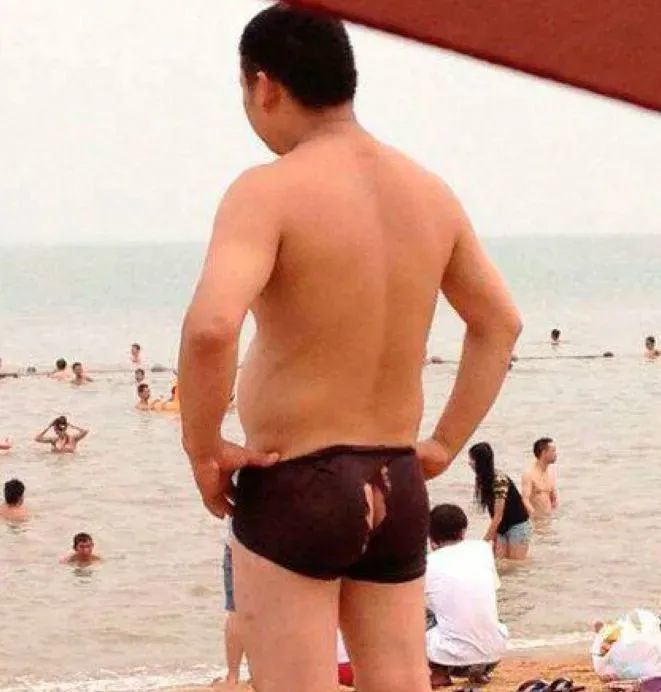 一刻才发现我们普遍男人都不能说的秘密——不仅女生穿比基尼轻装上阵