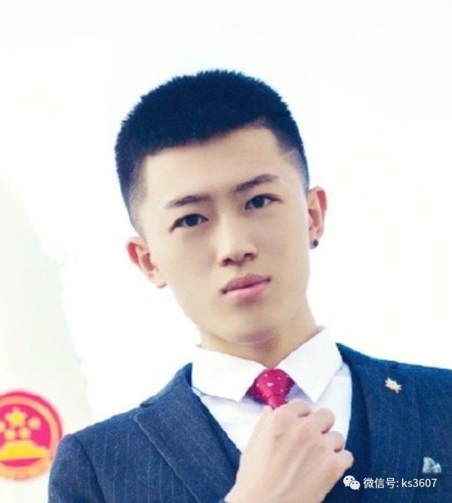 牌牌琦回归拿身份证实名去网监局举报他喝农药.