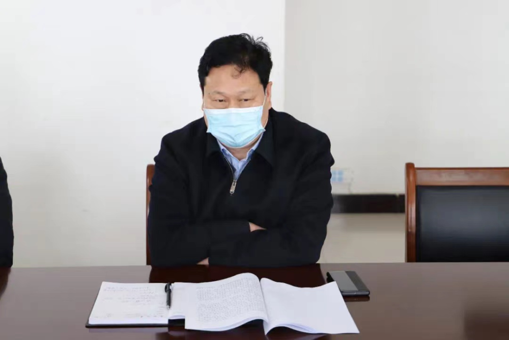 筑牢根基着眼长远市教育局局长牛清泉到平舆一高调研指导工作