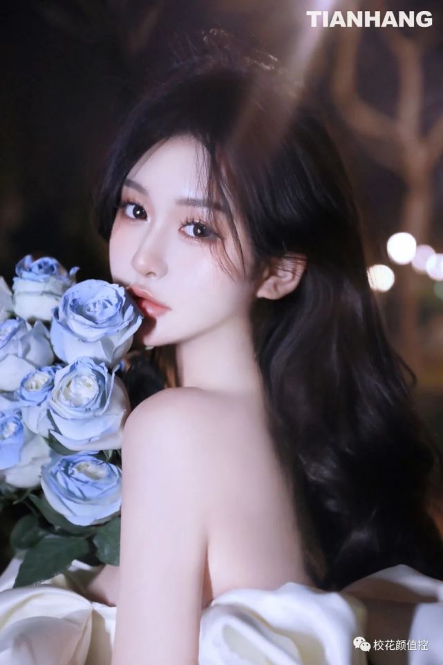 校花颜值控 随手抓住一阵风 就是一个春天