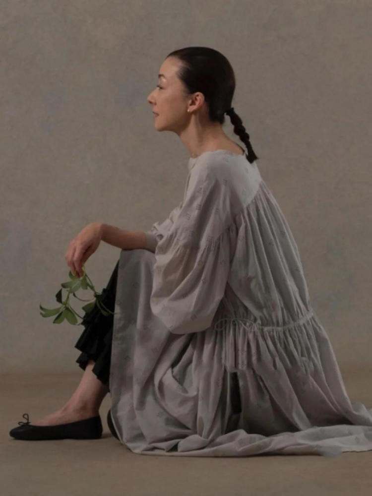 日本主妇真有品位 穿着简约服装 气质却很优雅高级 天天看点