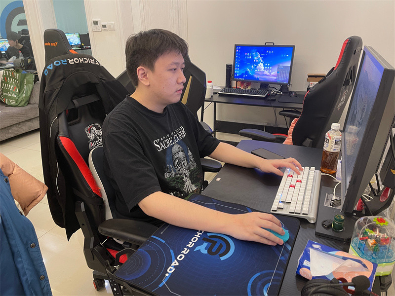 绝地求生两百万种可能性下职业选手还能凭借经验控圈