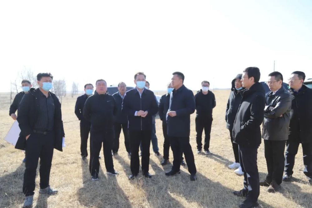 3月28日,扎鲁特旗委书记邵彦军到道老杜苏木胡鲁斯台嘎查,达米花嘎查