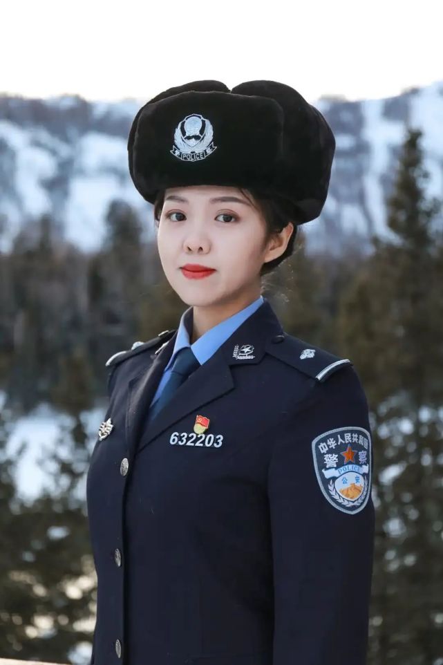 新疆出入境边防检查总站阿勒泰边境管理支队喀纳斯大队见习民警白韵楠