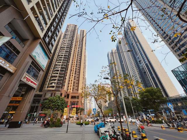 实拍广州市越秀区"杨箕村":以前只是小村庄,现在人均千万富翁