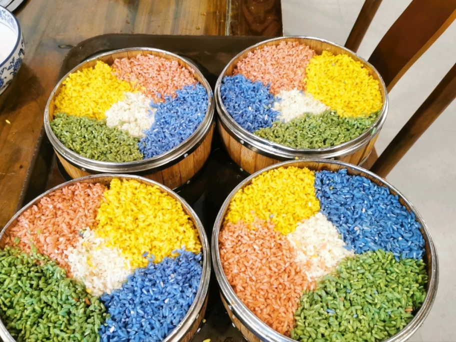 壮族节日三月三,传统文化要传承(五彩糯米饭)