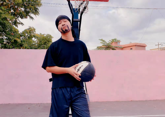 中国模仿帝陈挑战:年轻时遭遇重大伤病,右肩还装5颗螺丝