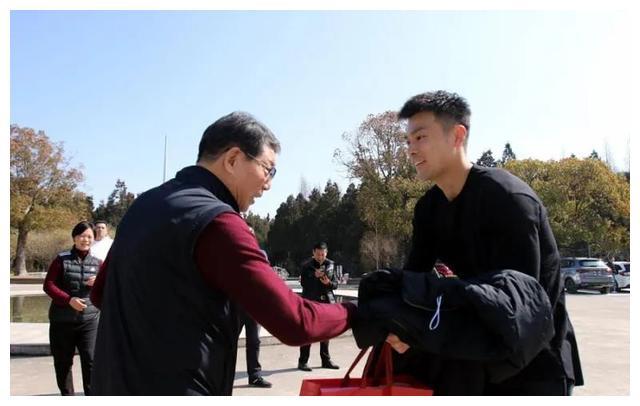 专访顾超愿做年轻球员的引路人中国足球终会看到彩虹