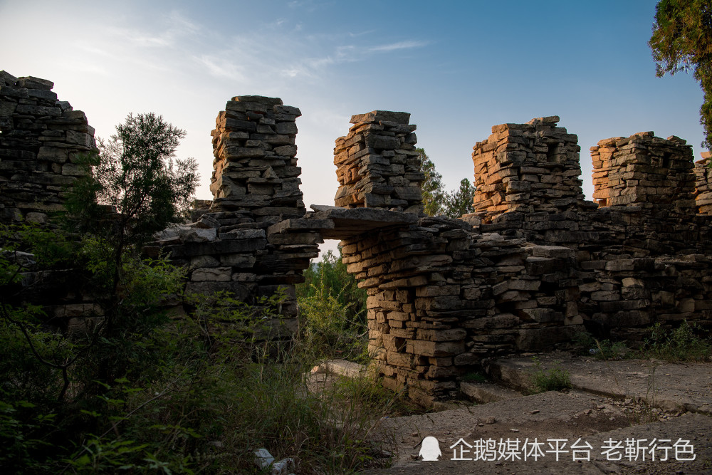 临朐和沂水交界处，有段夯土齐长城，犹然兀立山巅2000余年_腾讯新闻