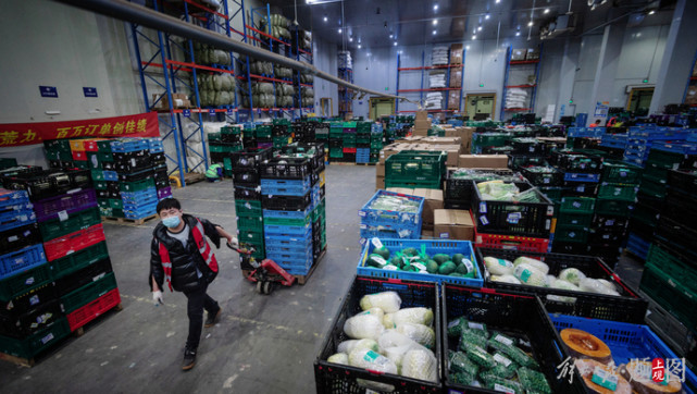 进出货上升5倍15万平方米的盒马上海大仓优先保供封闭14天以上社区