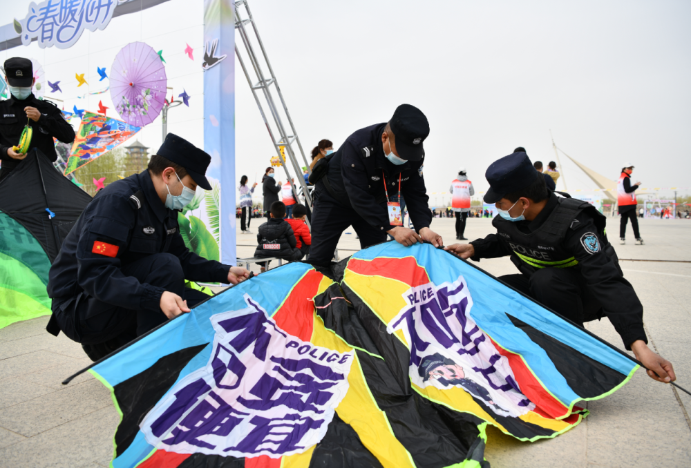 梨城民警别出新意自制反诈风筝守护群众的钱袋子