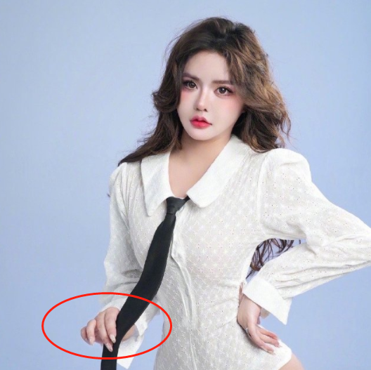 韩安冉晒艺术照,p图只顾让脸好看,却忽略了"又胖又粗"的手