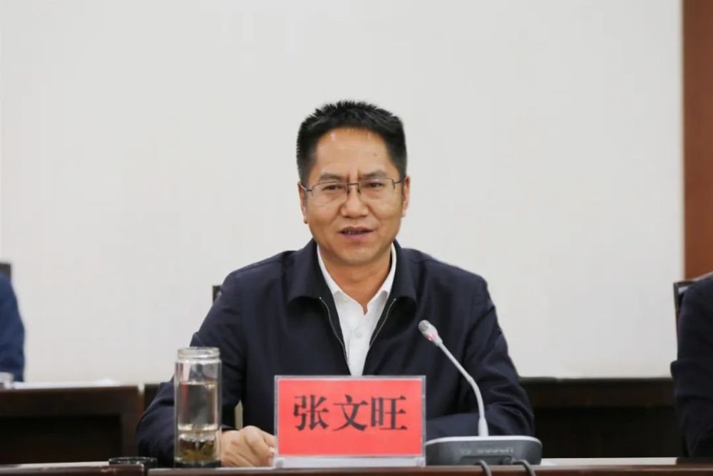 州长张文旺主持座谈会孙德刚表示,楚雄州发展势头强劲,投资潜力较大