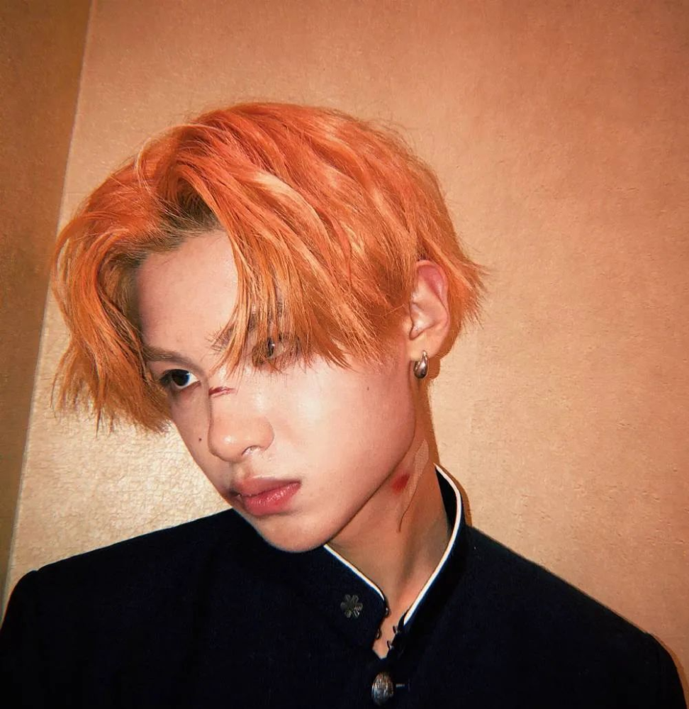 谁看了王嘉尔的灰发不心动?是时候染个新发色了!插图20