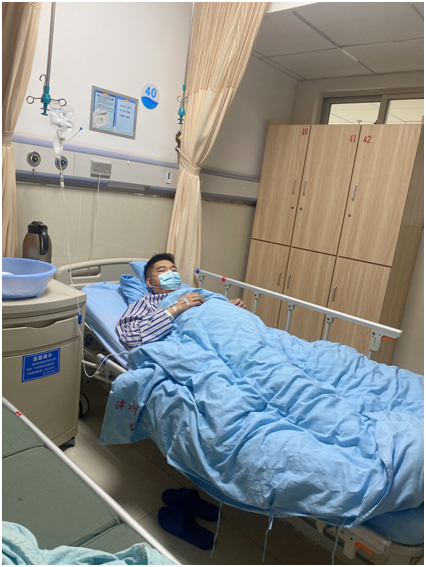 阑尾炎也在一线熬到最后一刻才入院手术,在住院期间也仍坚持跟进村务