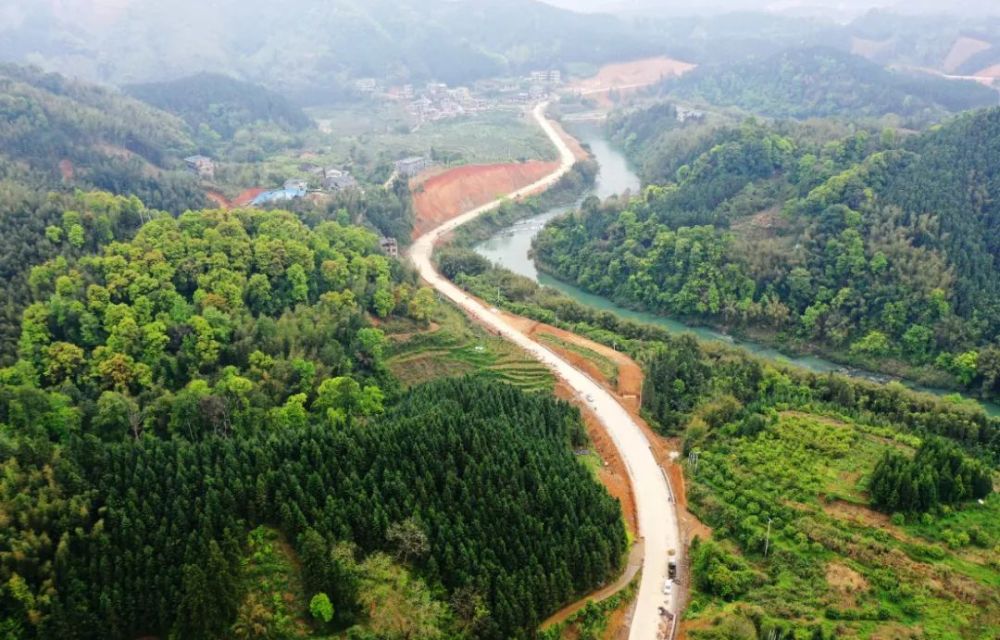 重大项目融安这段二级路通车指日可待了