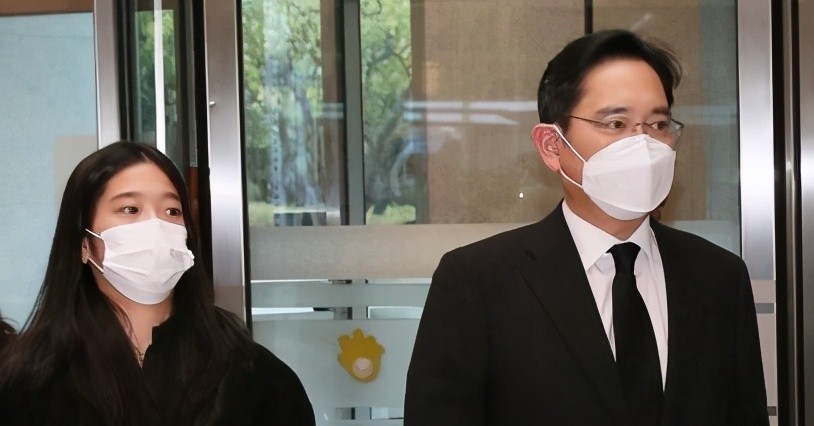Samsung heiress ordered to pay ex-husband 14.1 bln won for divorce