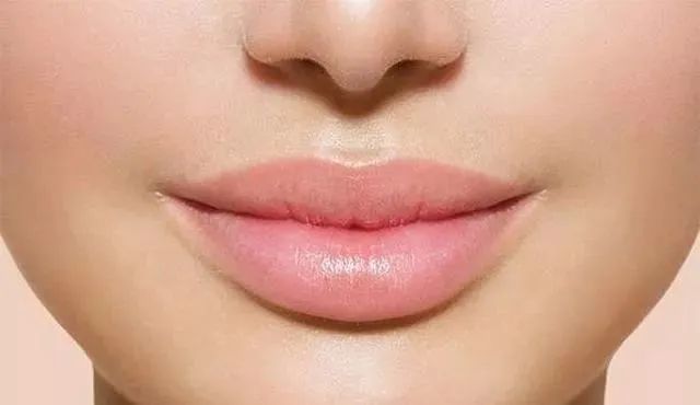 10种 "嘴唇形状" 看清人格特质!