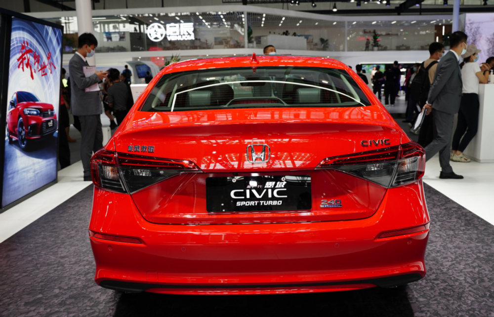 年轻人的第一辆车全新第十一代2022款本田思域深度解析