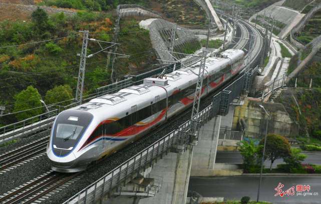 贵阳环城铁路全线通车运营