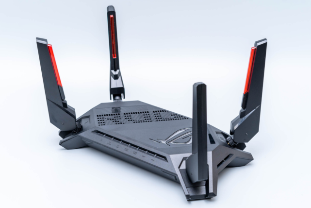 双2.5G神器： ROG GT-AX6000 电竞路由开箱体验
