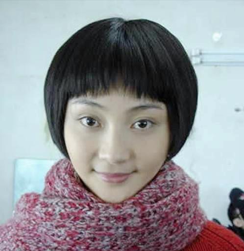 有一次,姚笛与一位男同学饰演情侣,内向的姚笛一直不敢正视男生的眼睛