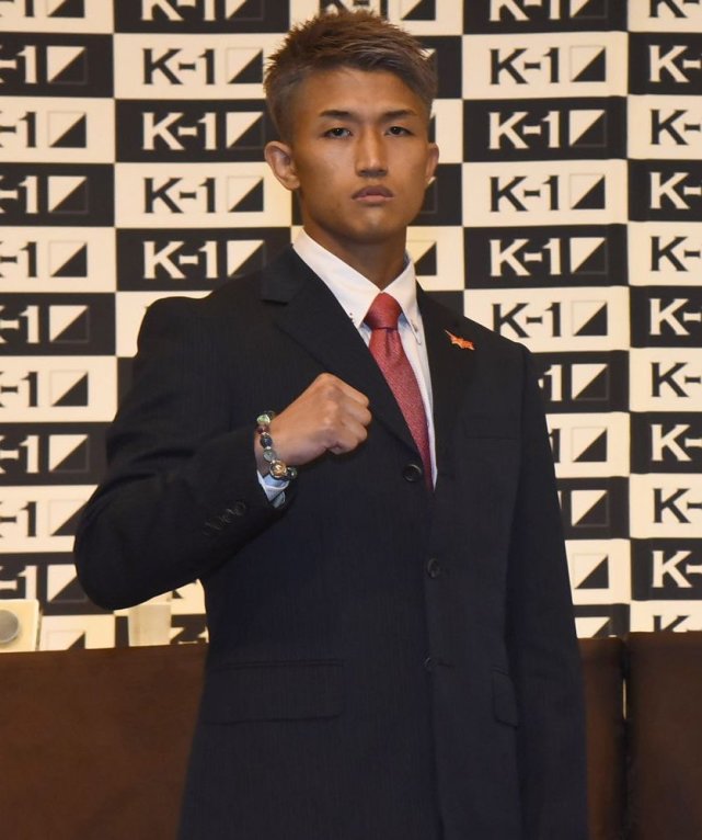 朝久裕贵凭借强悍的实力在武林风的擂台可谓是所向披靡,在2018年,他一