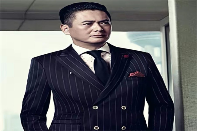 2001年刚跟周润发演完卧虎藏龙,章子怡转身就踏入了好莱坞,只有美国