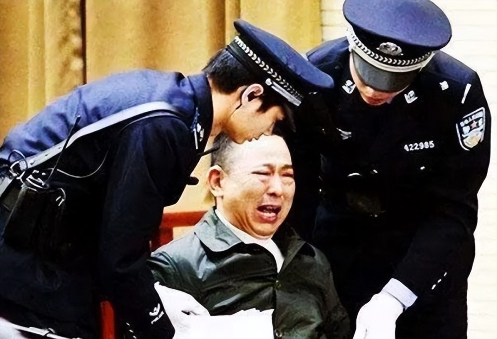 谋杀案于是要自己的朋友汪兴杀死刘汉,尽管这一次的谋杀并没有成功