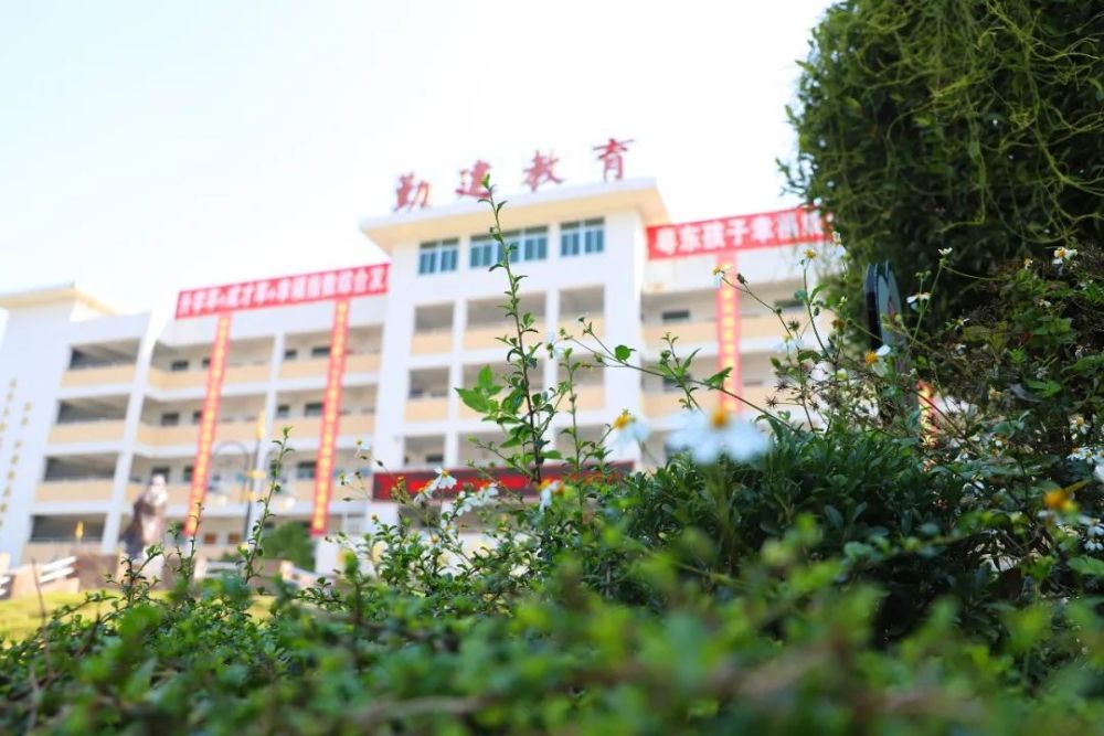 【辉煌61勤建】欢庆国庆节 喜迎二十大_腾讯新闻