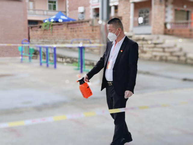 乡镇疫线洪梅镇党员夫妻携手逆行并肩战疫