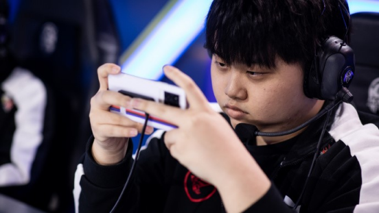 登场kpl一周年丨济南rw侠小夜不做无法实现的梦