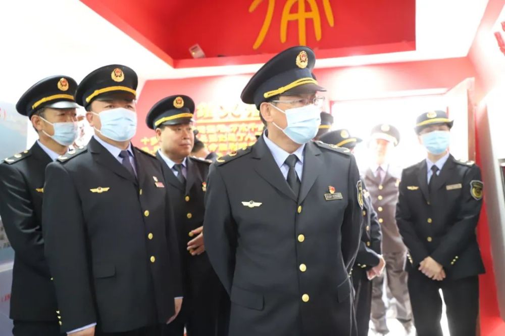 县市监局举行行政执法制服换装仪式暨廉政警示教育活动_腾讯新闻