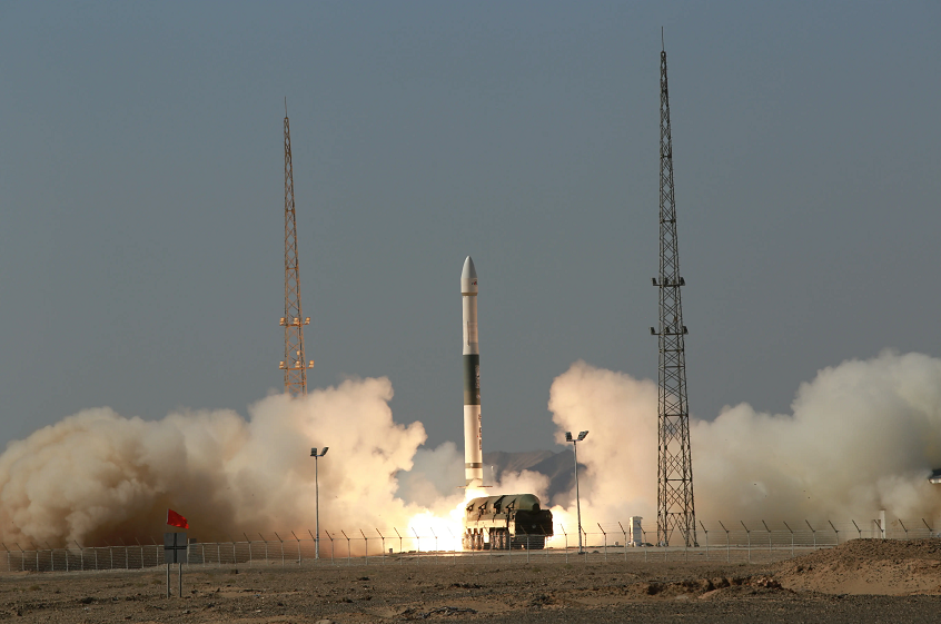 长征十一点火升空时旁边为何有一朵蘑菇跟吐烟圈一样