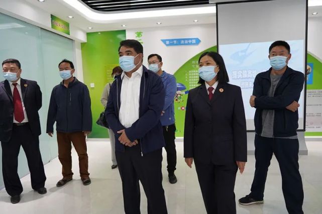 3月31日上午,宾川县人大常委会主任杨映红,副主任何