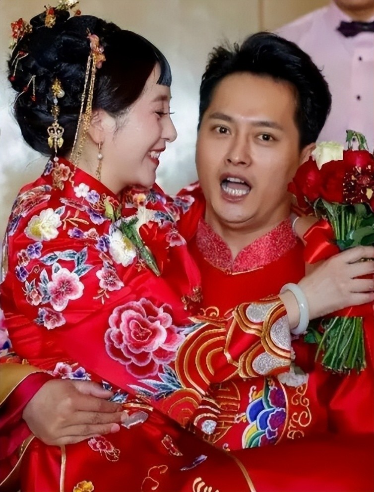 草根歌手云飞连续6年登上春晚妻子的身份却始终被隐藏