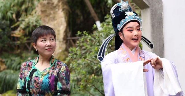 杭州知名主持阿旺和越剧徐派小生周燕徐王流派老搭档人生舞台再相遇