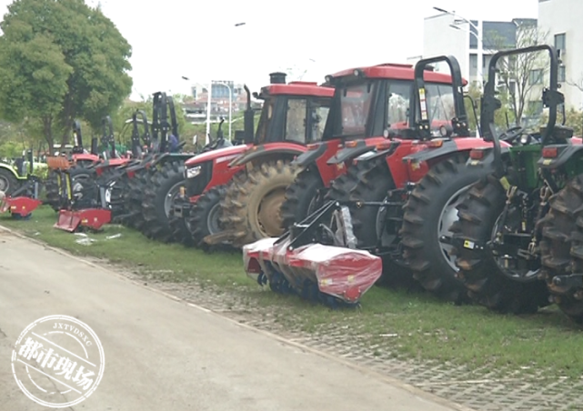 江西春耕正当时男子买了不到一个月的东方红拖拉机却罢工了