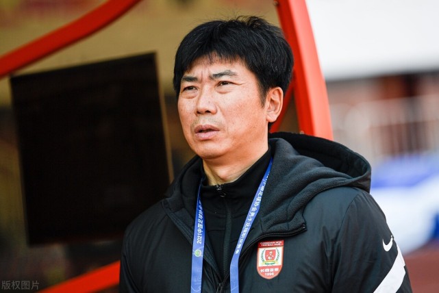 郝伟蝉联金帅奖惹争议,球迷:为什么不是水庆霞?