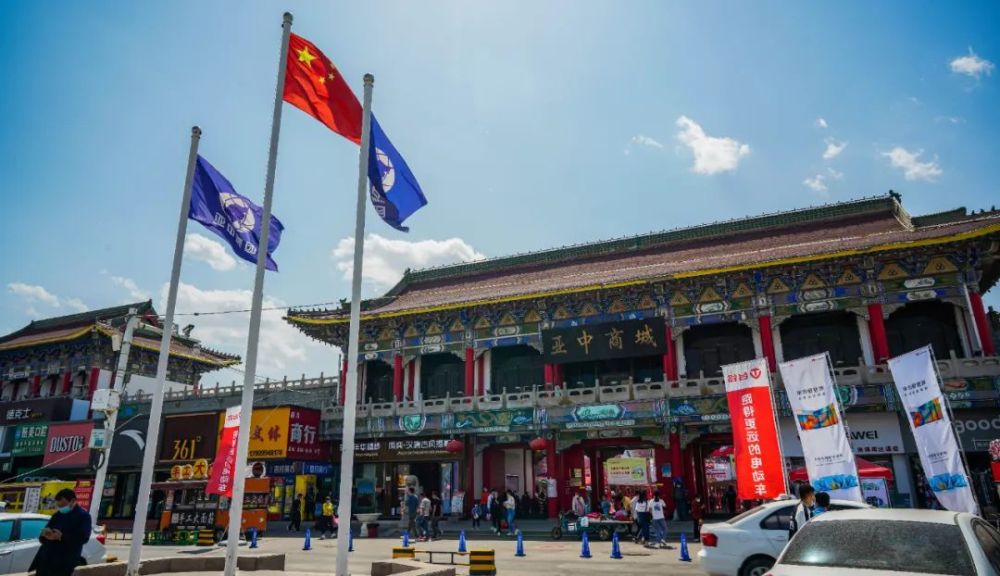 生财有道抢摊趁早亚中商城美食小广场摊位招募