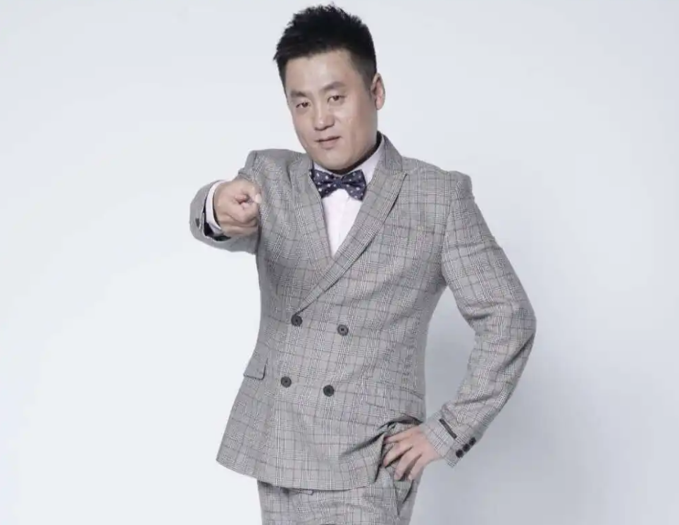 演员宋晓峰,向家乡吉林捐款50万为什么会被质疑?撕开人性的遮羞布_腾