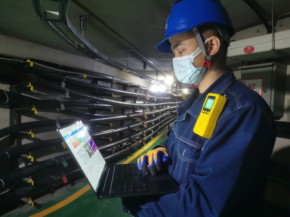 天上飞廊道跑乌鲁木齐电网这样巡检