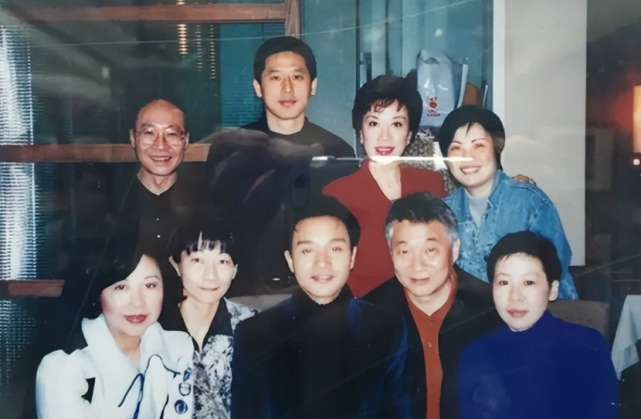 张国荣和唐鹤德皆出身世家,一个是"香港洋服裁缝大王"张活海的小儿子