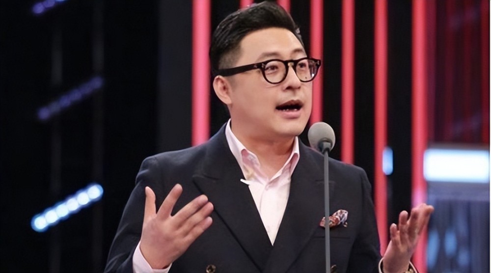 有种"整容"叫王岳伦离婚,前妻李湘变化不大,他却像换了个人_腾讯新闻