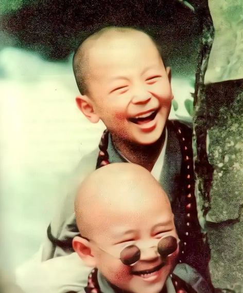 "小和尚"郝劭文求婚成功,夫妻相明显,喊话"不许欺负我老婆"