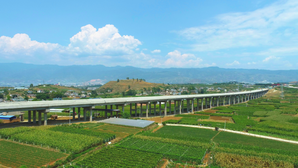 關注賓南高速公路通車實現大理東部四城半小時經濟圈