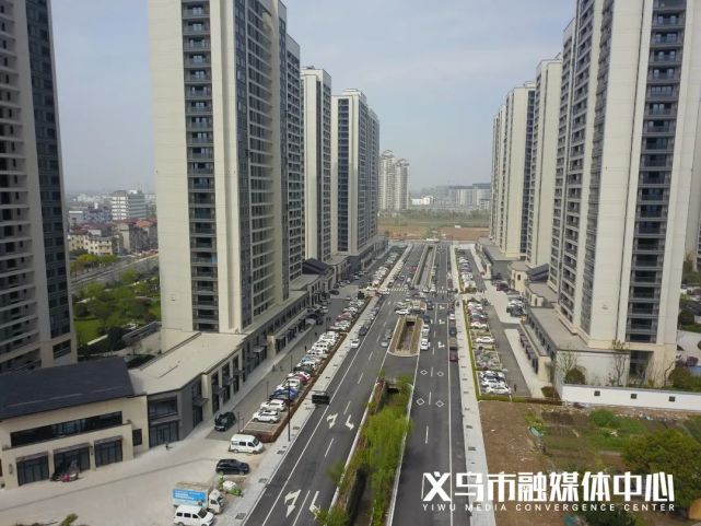 福厚路,佛江路是佛堂镇蟠龙二期集聚项目的周边市政配套工程