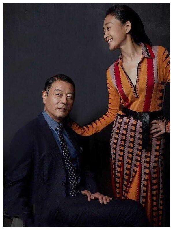 巫刚:15年婚姻结束后,没有再婚,身边却有陈瑾陪伴守护20年