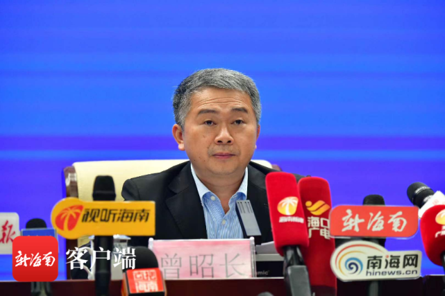 会上,海南省卫生健康委副主任曾昭长通报,3月31日0-24时,海南省新增